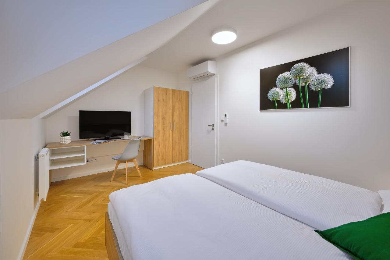 Downtown Suites Rubesova Прага Екстер'єр фото