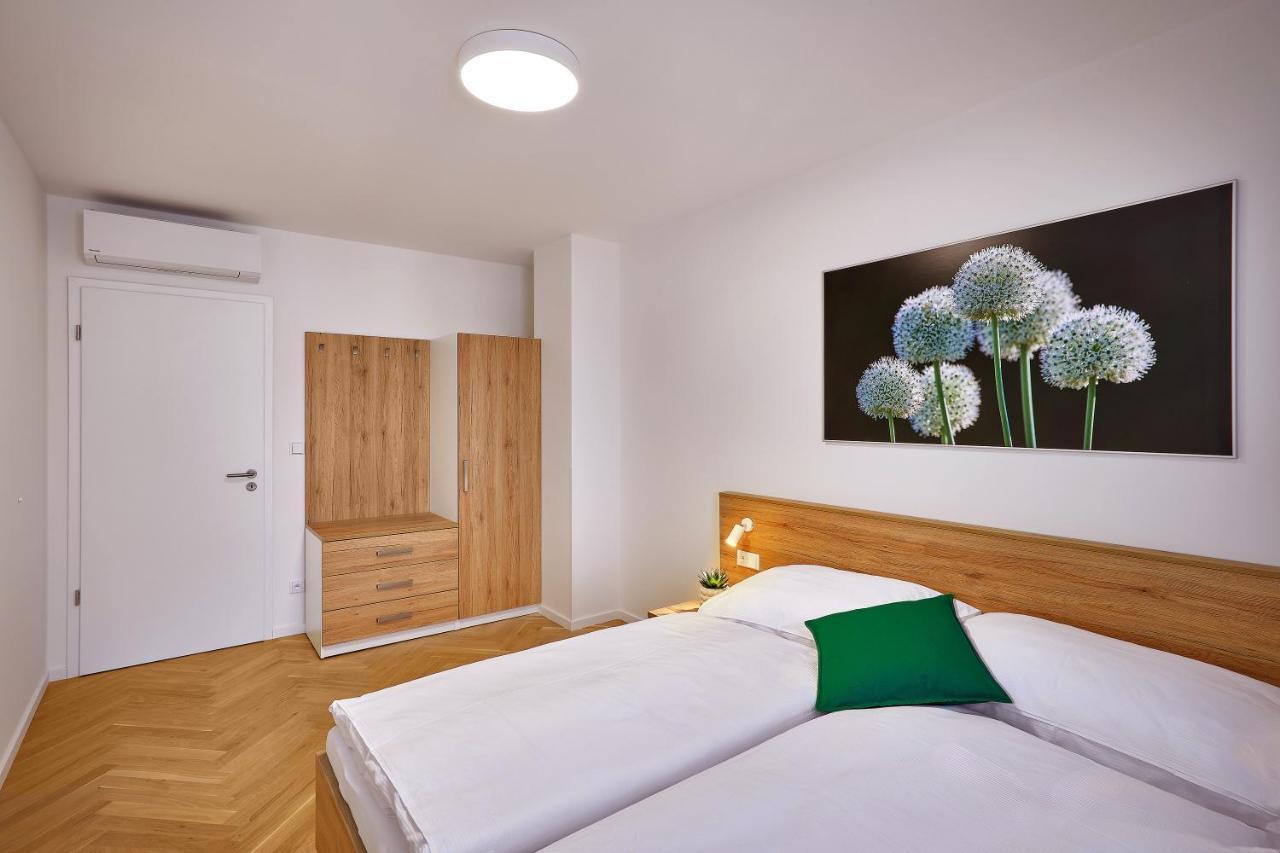 Downtown Suites Rubesova Прага Екстер'єр фото