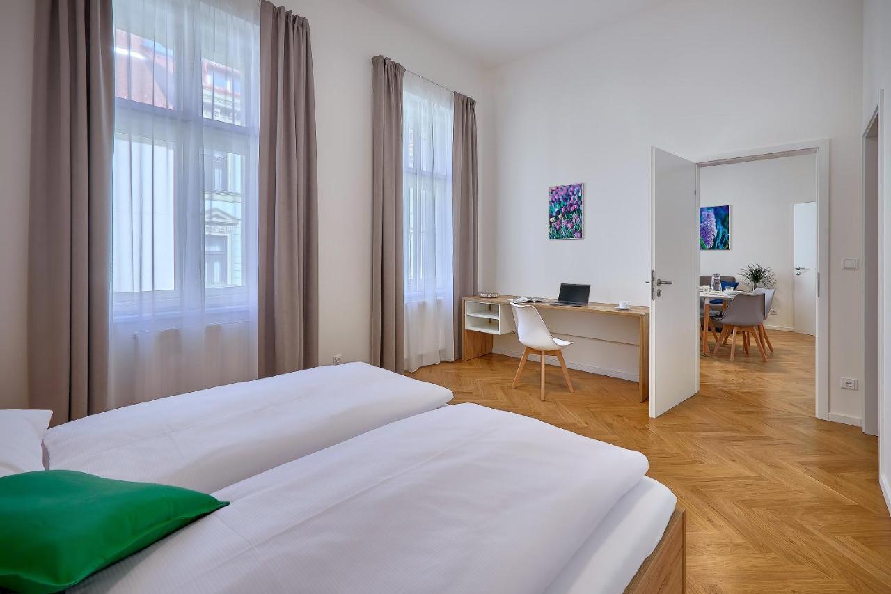 Downtown Suites Rubesova Прага Екстер'єр фото