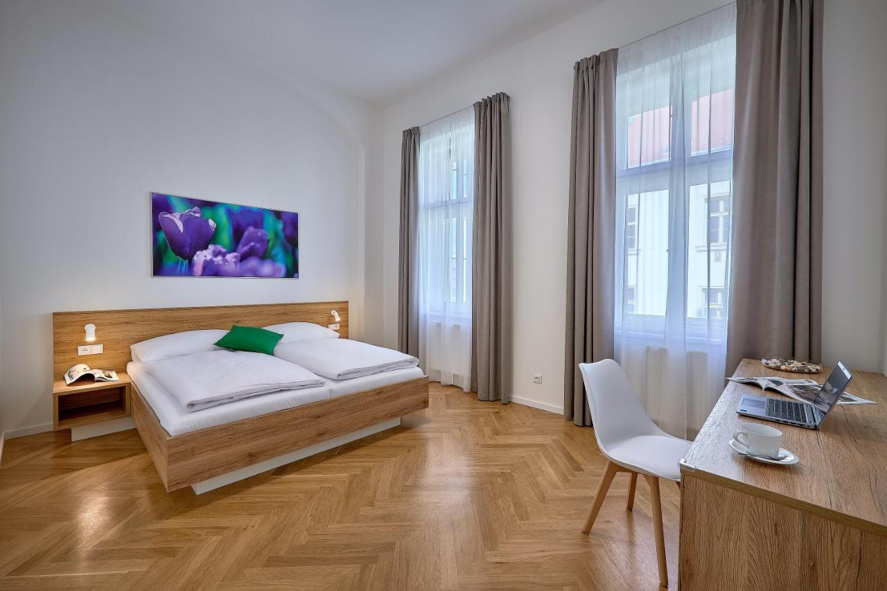 Downtown Suites Rubesova Прага Екстер'єр фото