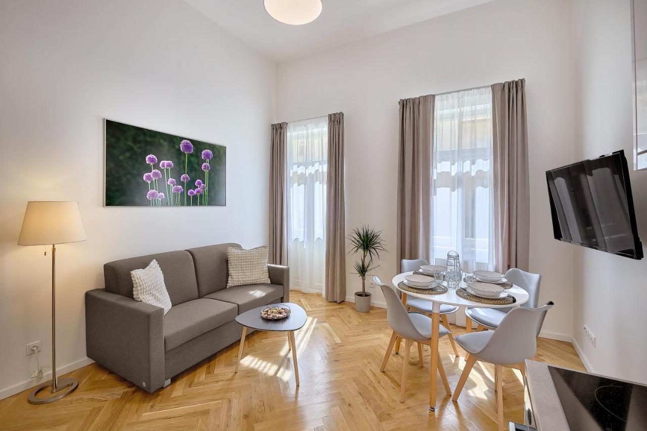 Downtown Suites Rubesova Прага Екстер'єр фото