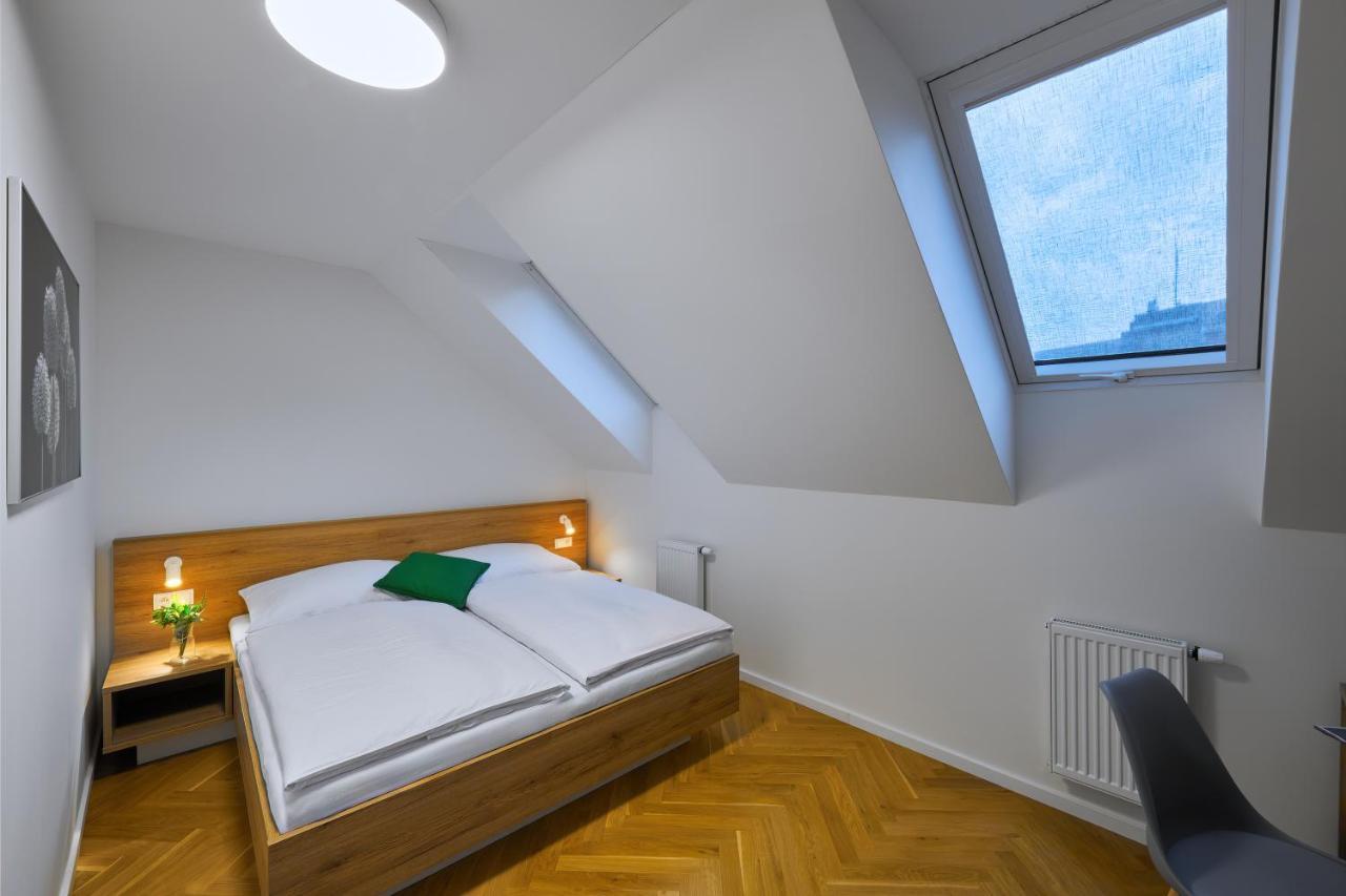 Downtown Suites Rubesova Прага Екстер'єр фото