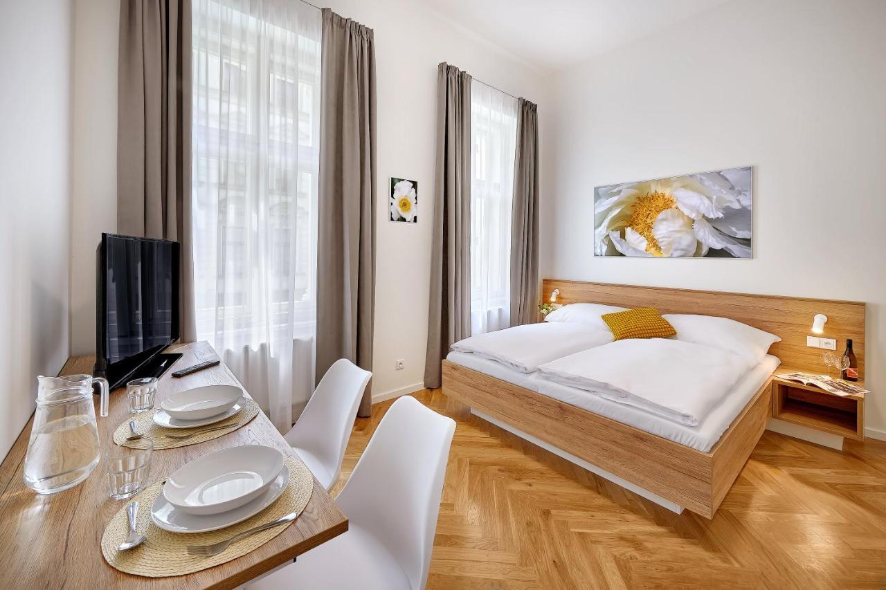 Downtown Suites Rubesova Прага Екстер'єр фото